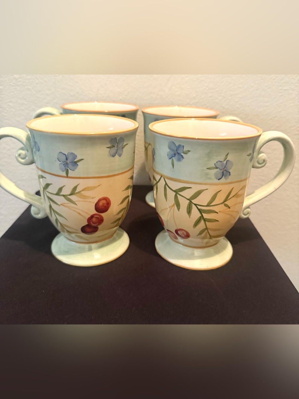 4 Capriware 16oz coffee mugs.